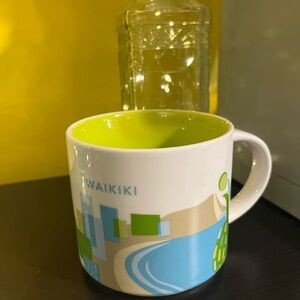 Waikiki Starbucks Collection White and Blue Mug